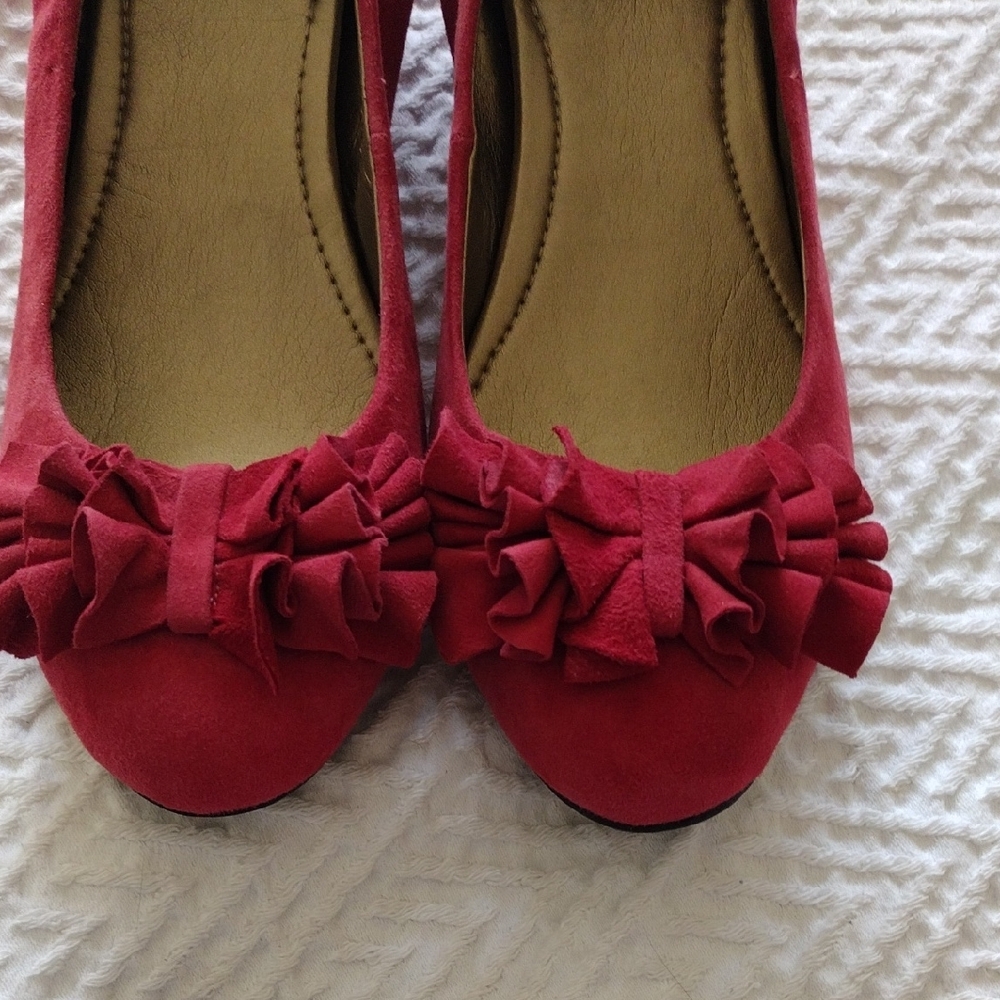 Me Too Scarlet Wedge Heels with Ruffle Detail - Picture 6 of 6